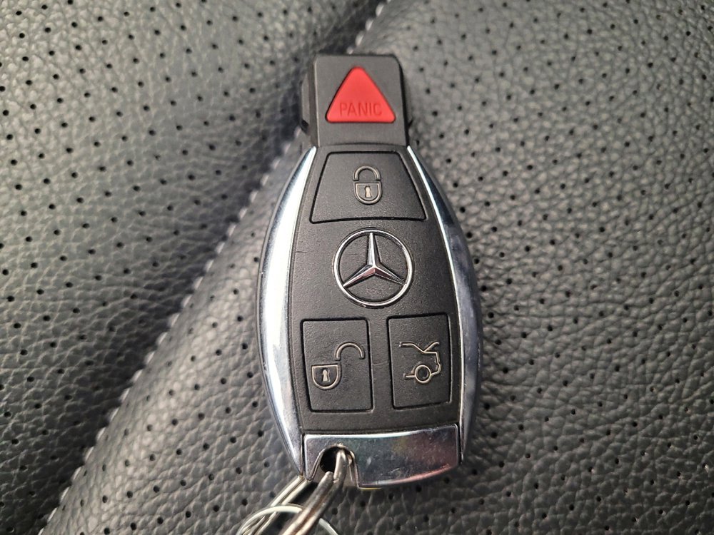 Used 2019 Mercedes-Benz GLC 300 4MATIC image 32