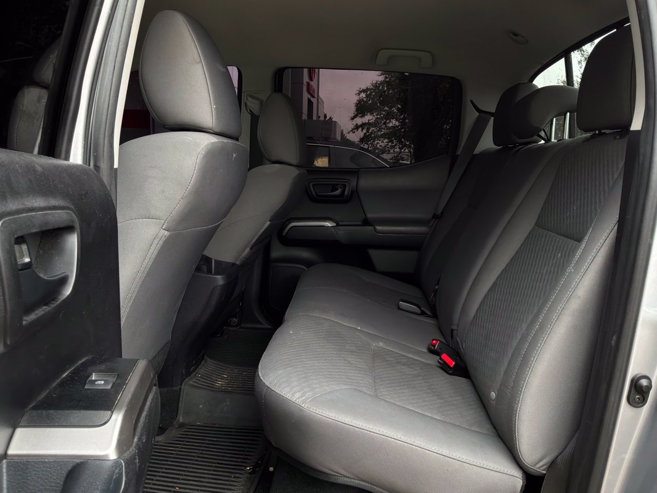 Used 2021 Toyota Tacoma SR5 RWD image 13