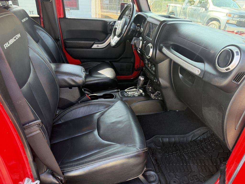 Used 2017 Jeep Wrangler Unlimited Rubicon AWD/4WD image 10