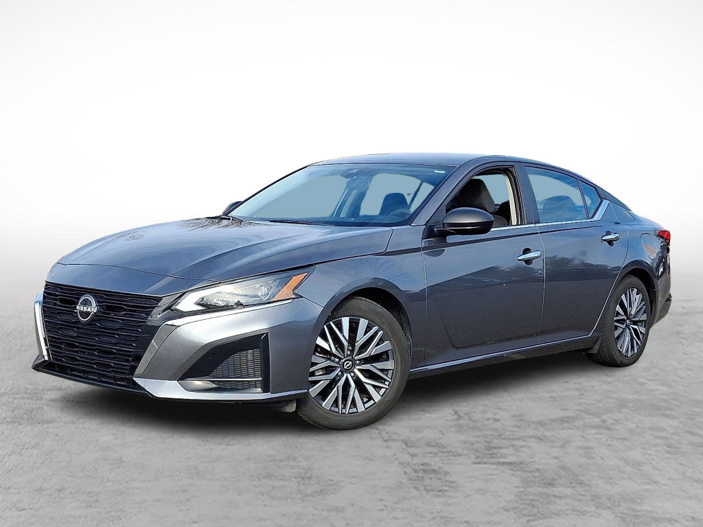 Used 2024 Nissan Altima 2.5 SV image 1