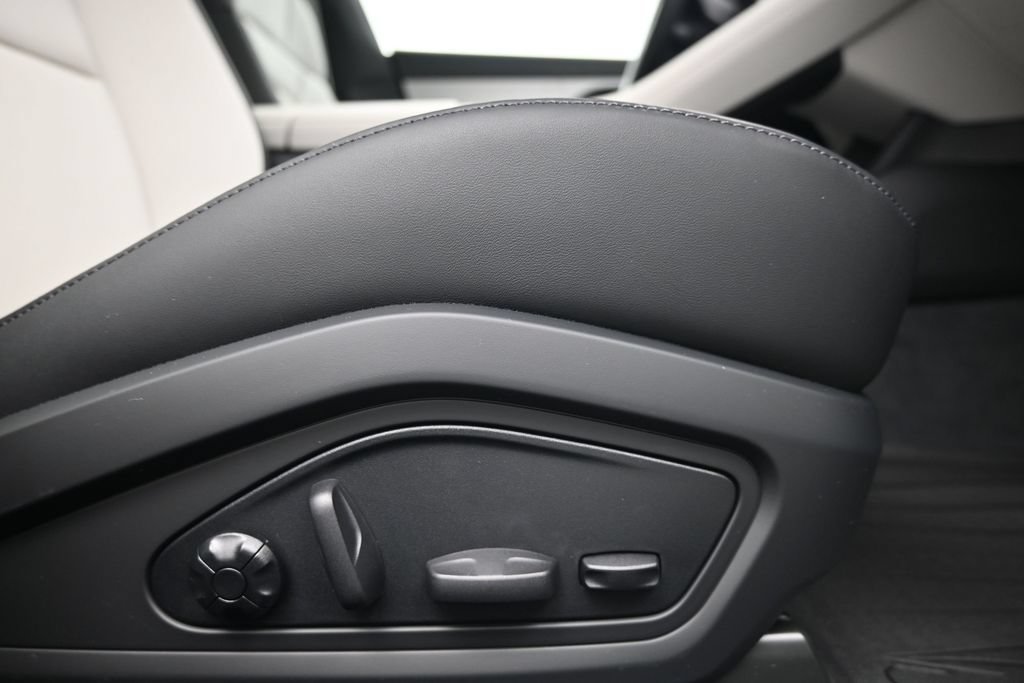 New 2026 Porsche Taycan AWD/4WD image 15