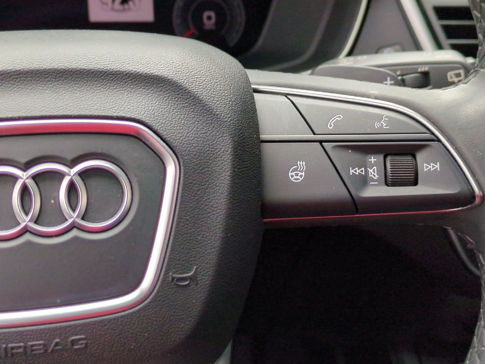 Used 2023 Audi Q5 2.0T Premium Plus w/ Premium Plus Package AWD/4WD image 11