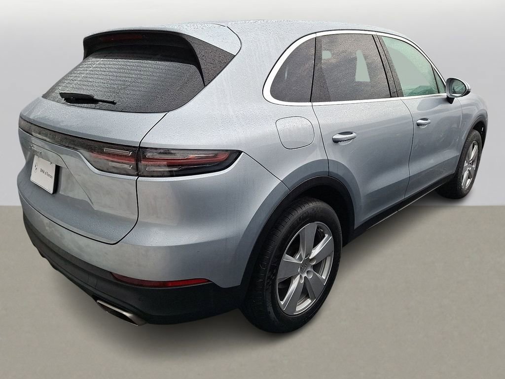 Used 2023 Porsche Cayenne w/ Premium Package image 4