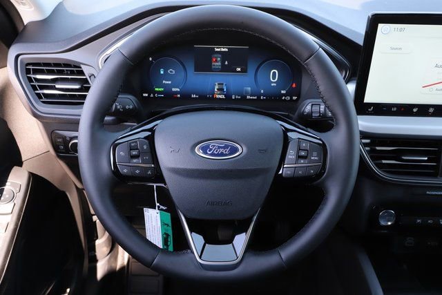 Used 2025 Ford Escape SE w/ PHEV Premium Package FWD image 25