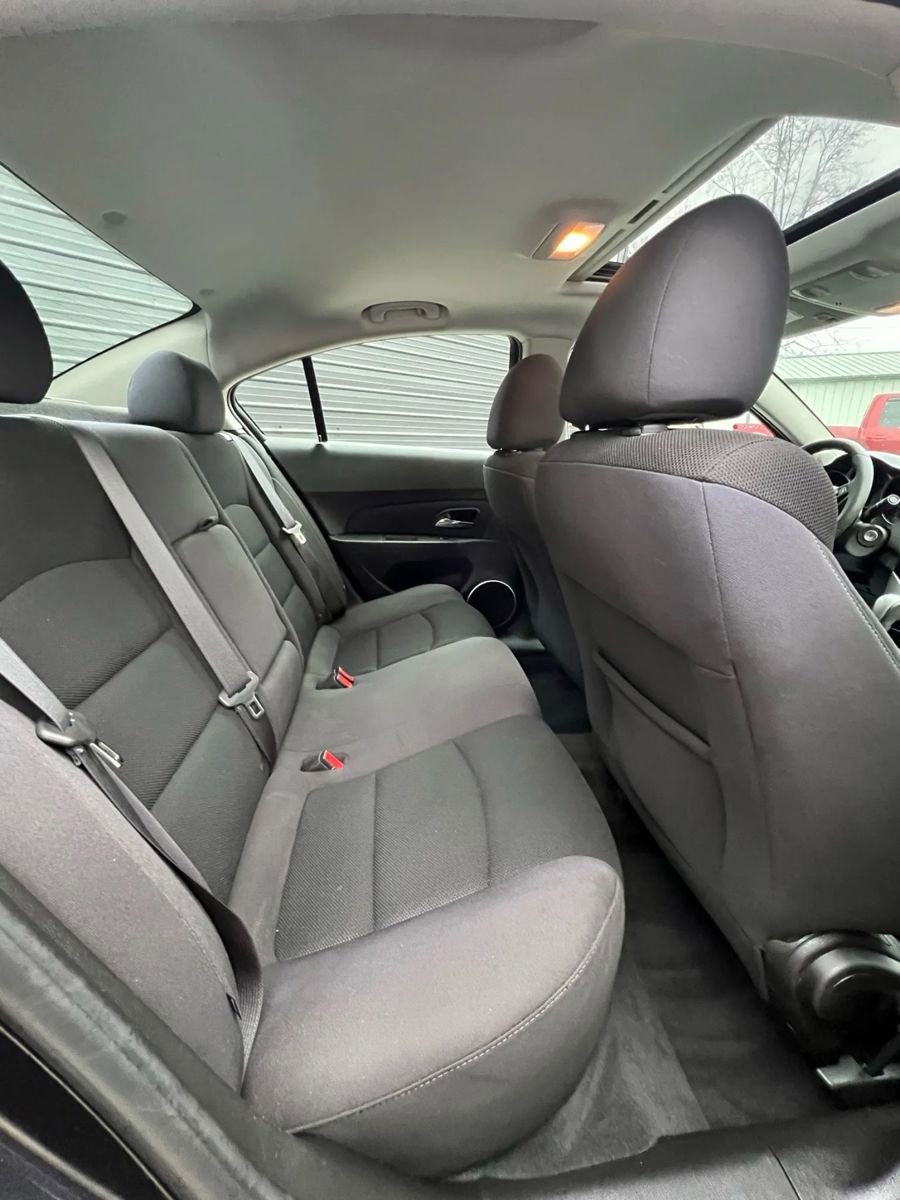 Used 2016 Chevrolet Cruze LT w/ Sun And Sound Package image 10