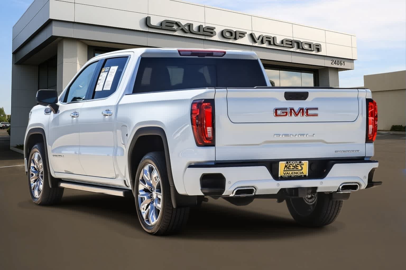 Used 2026 GMC Sierra 1500 Denali AWD/4WD image 3