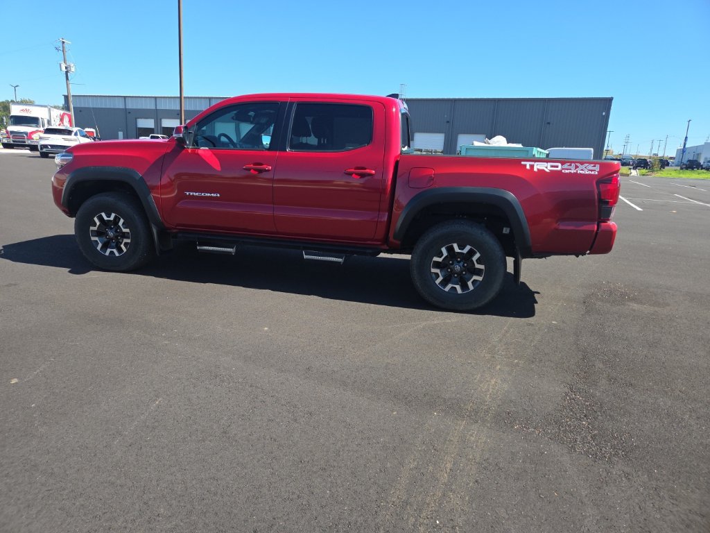 Used 2019 Toyota Tacoma TRD Off-Road AWD/4WD image 13