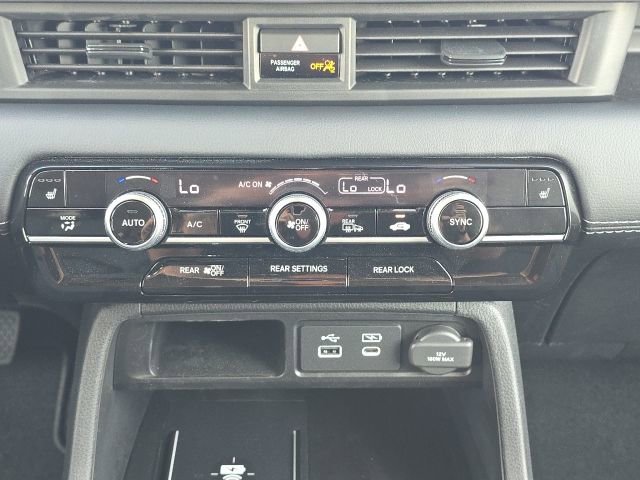 Used 2025 Honda Pilot Touring image 39