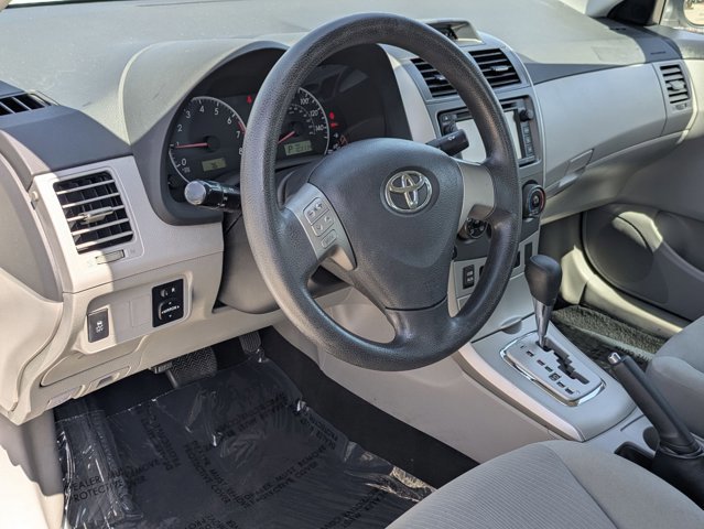 Used 2013 Toyota Corolla LE image 10