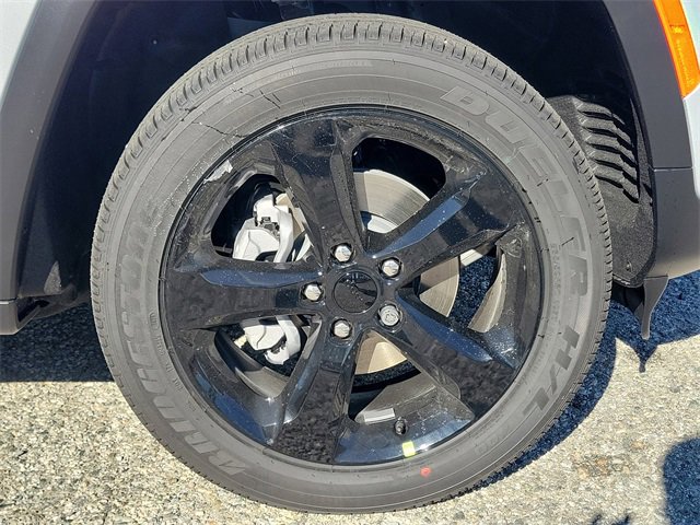 New 2025 Jeep Grand Cherokee Altitude image 5