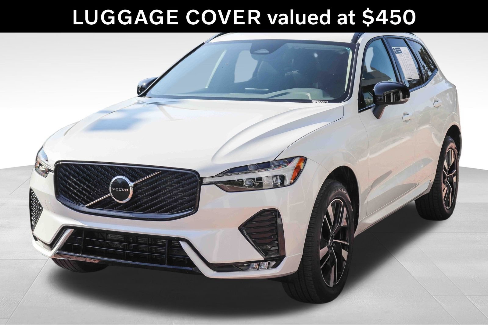 Certified 2026 Volvo XC60 B5 Core AWD/4WD image 3