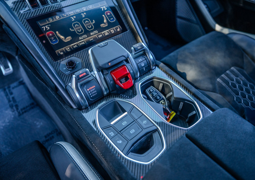 Used 2024 Lamborghini Urus Performante AWD/4WD image 16