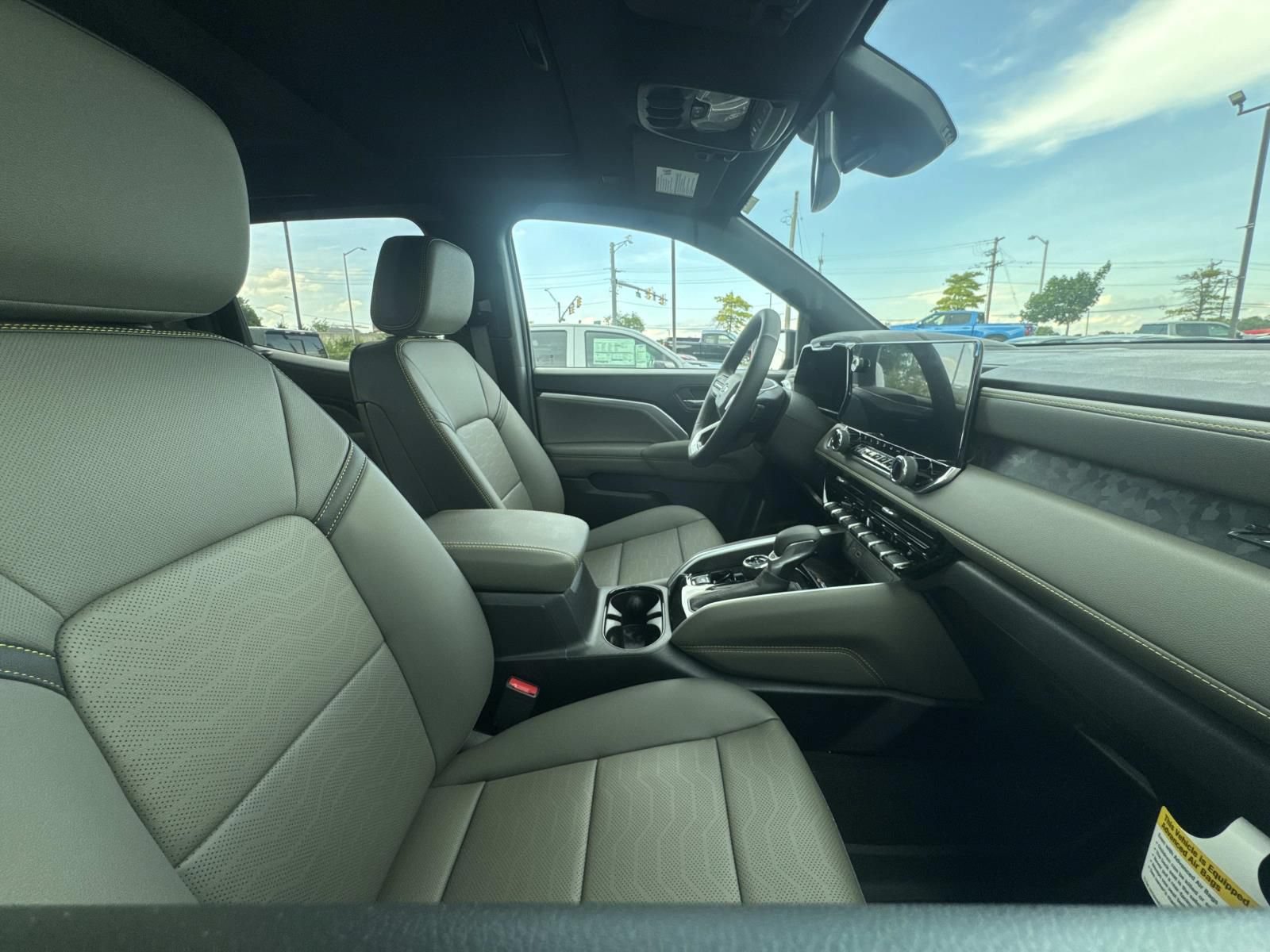New 2026 Chevrolet Colorado ZR2 AWD/4WD image 15