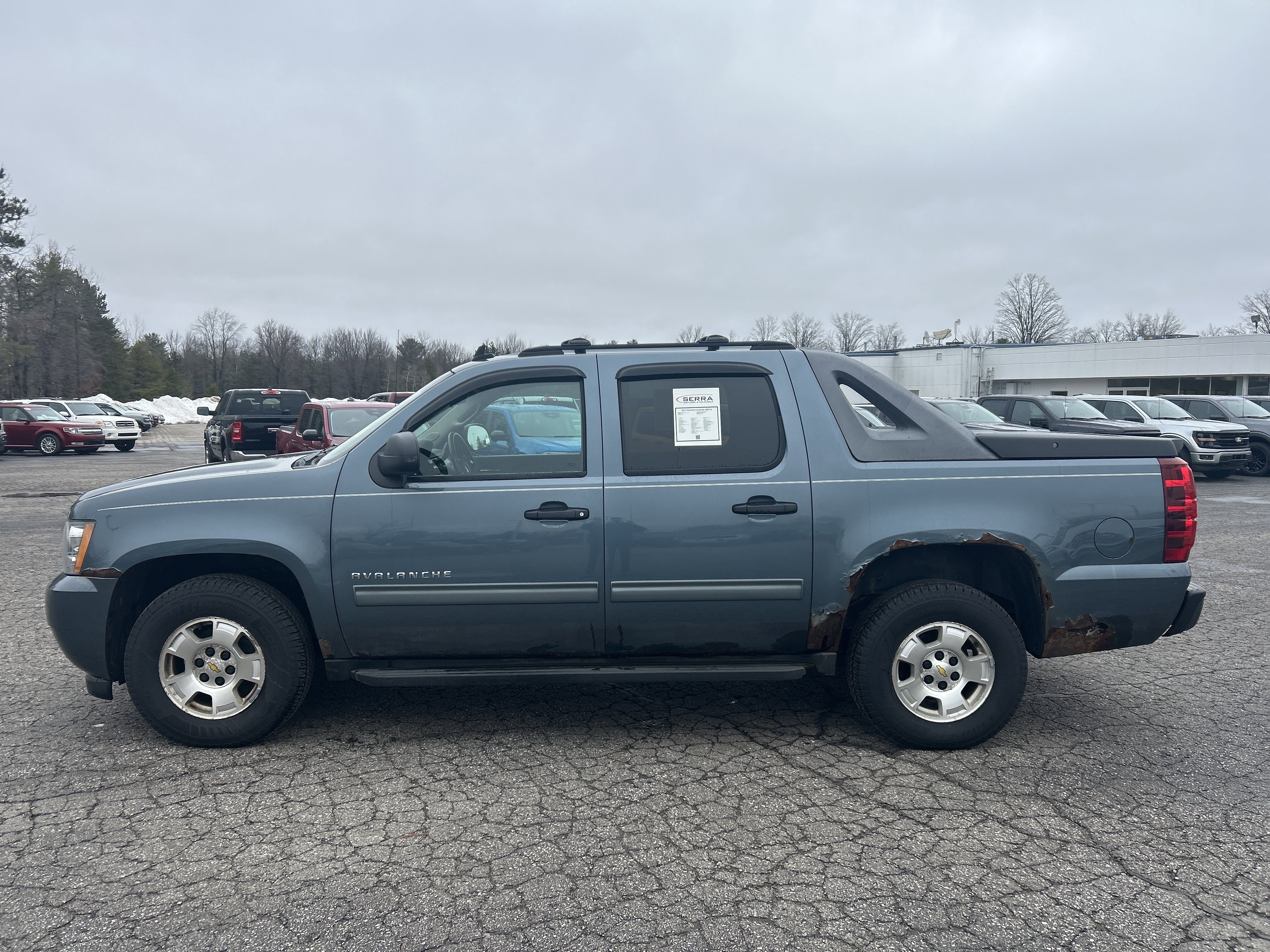 Used 2012 Chevrolet Avalanche LS image 7