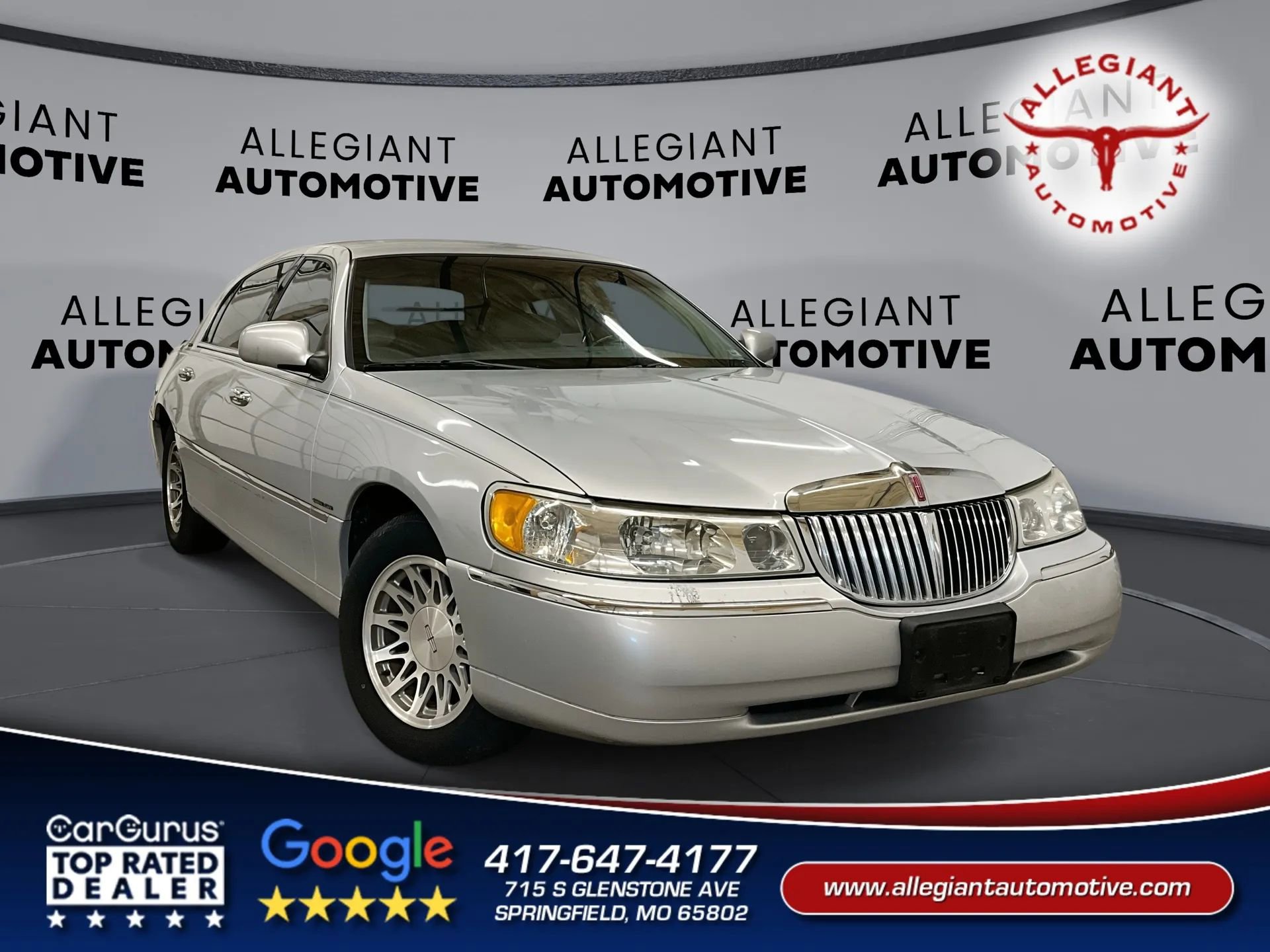 Used 2002 Lincoln Town Car Signature
