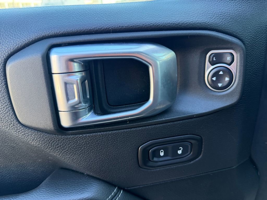 Certified 2021 Jeep Wrangler Unlimited Sahara image 27
