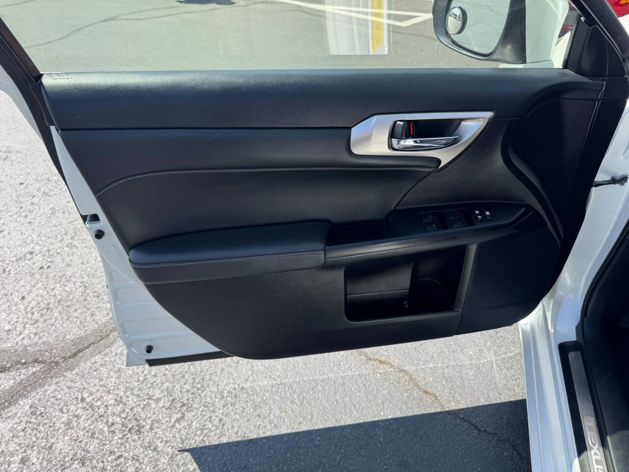 Used 2017 Lexus CT 200h w/ Seat Comfort Package image 13