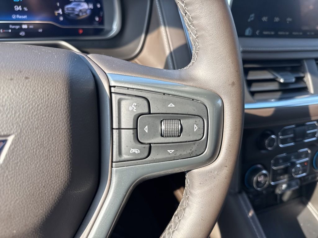 Used 2023 Chevrolet Suburban Z71 w/ Luxury Package image 19