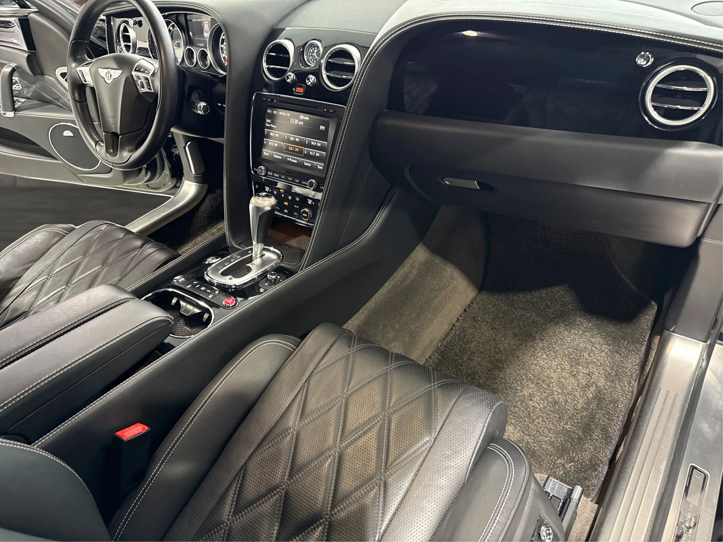 Used 2014 Bentley Flying Spur W12 image 22