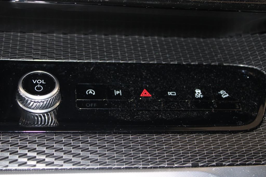 Used 2025 Ford Expedition Platinum w/ Stealth Appearance Package image 35