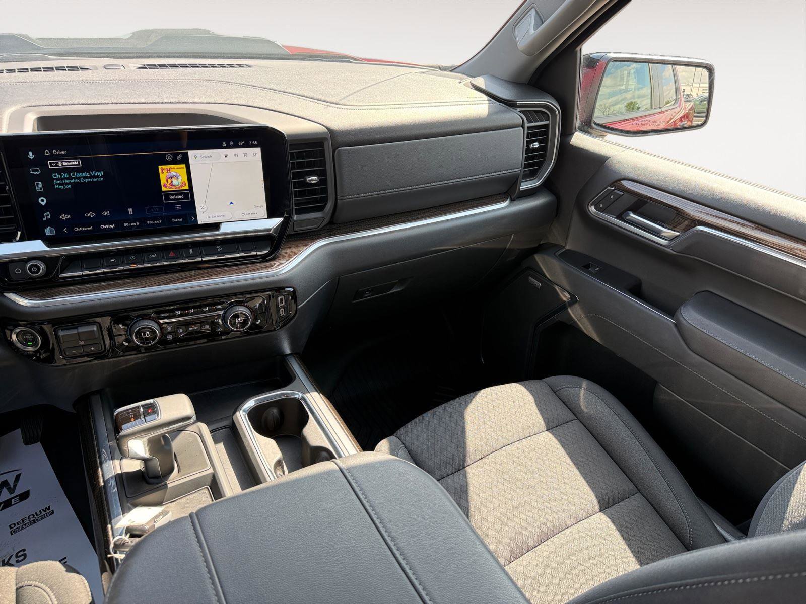 Used 2025 Chevrolet Silverado 1500 LT Trail Boss w/ Convenience Package II AWD/4WD image 12