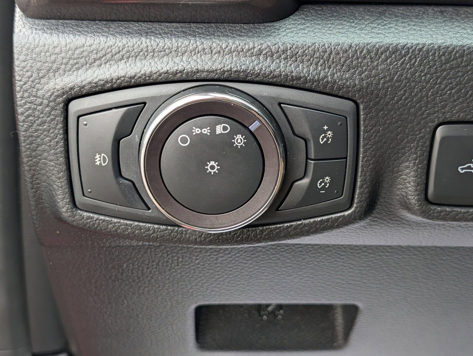 Used 2019 Ford Ranger Lariat w/ Equipment Group 501A Mid image 12