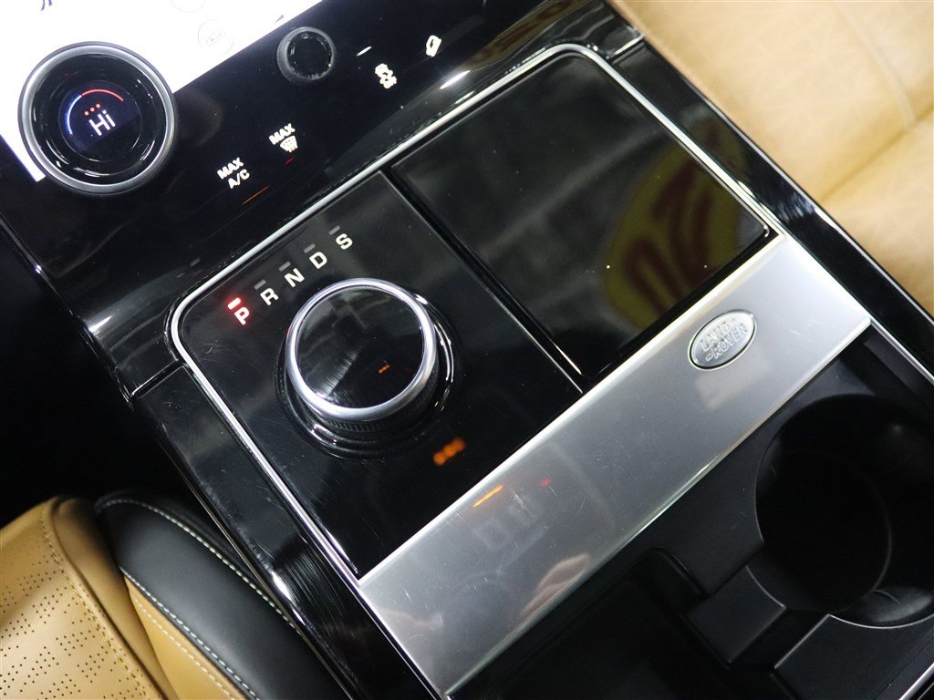 Used 2020 Land Rover Range Rover Velar R-Dynamic HSE image 28