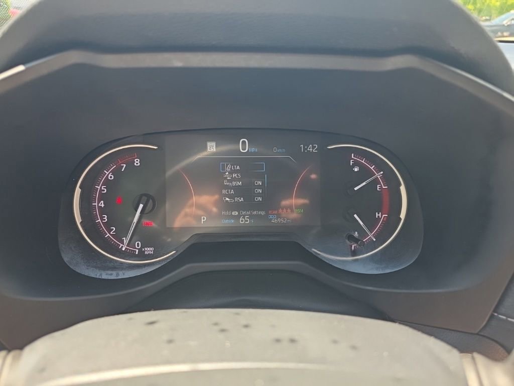 Used 2024 Toyota RAV4 XLE FWD image 23