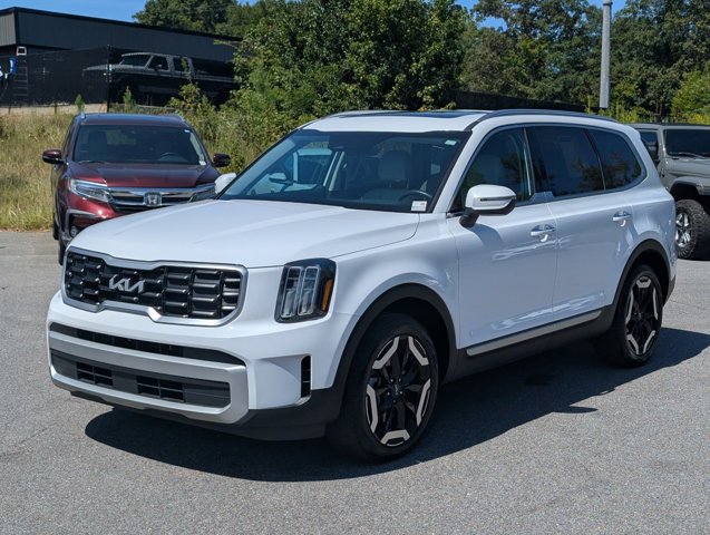 Used 2024 Kia Telluride S w/ S Sunroof Package