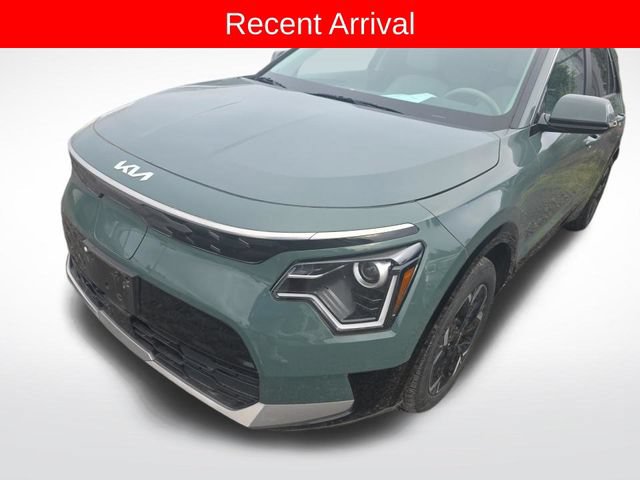 Used 2023 Kia Niro Wind w/ Wind Preserve Package FWD image 2