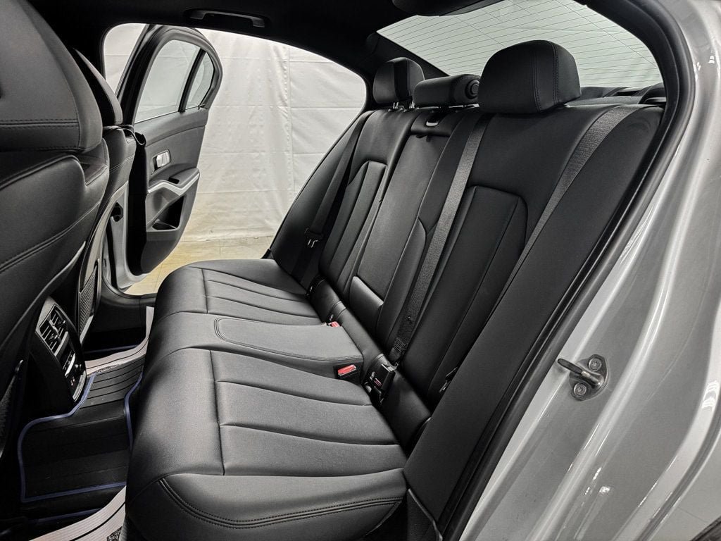 Used 2019 BMW 330i xDrive Sedan w/ Convenience Package AWD/4WD image 9