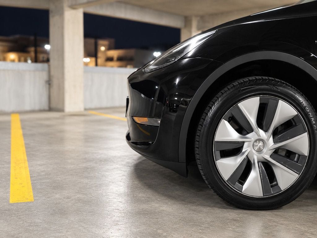 Used 2023 Tesla Model Y Long Range AWD/4WD image 16