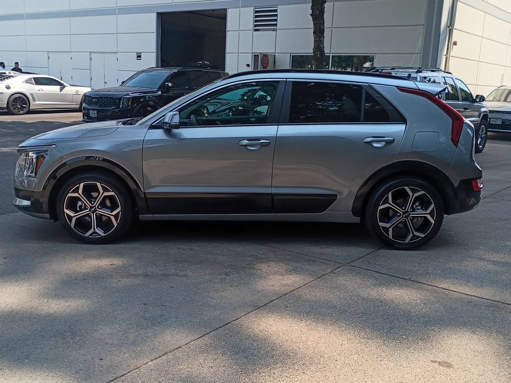 Certified 2025 Kia Niro FWD image 7