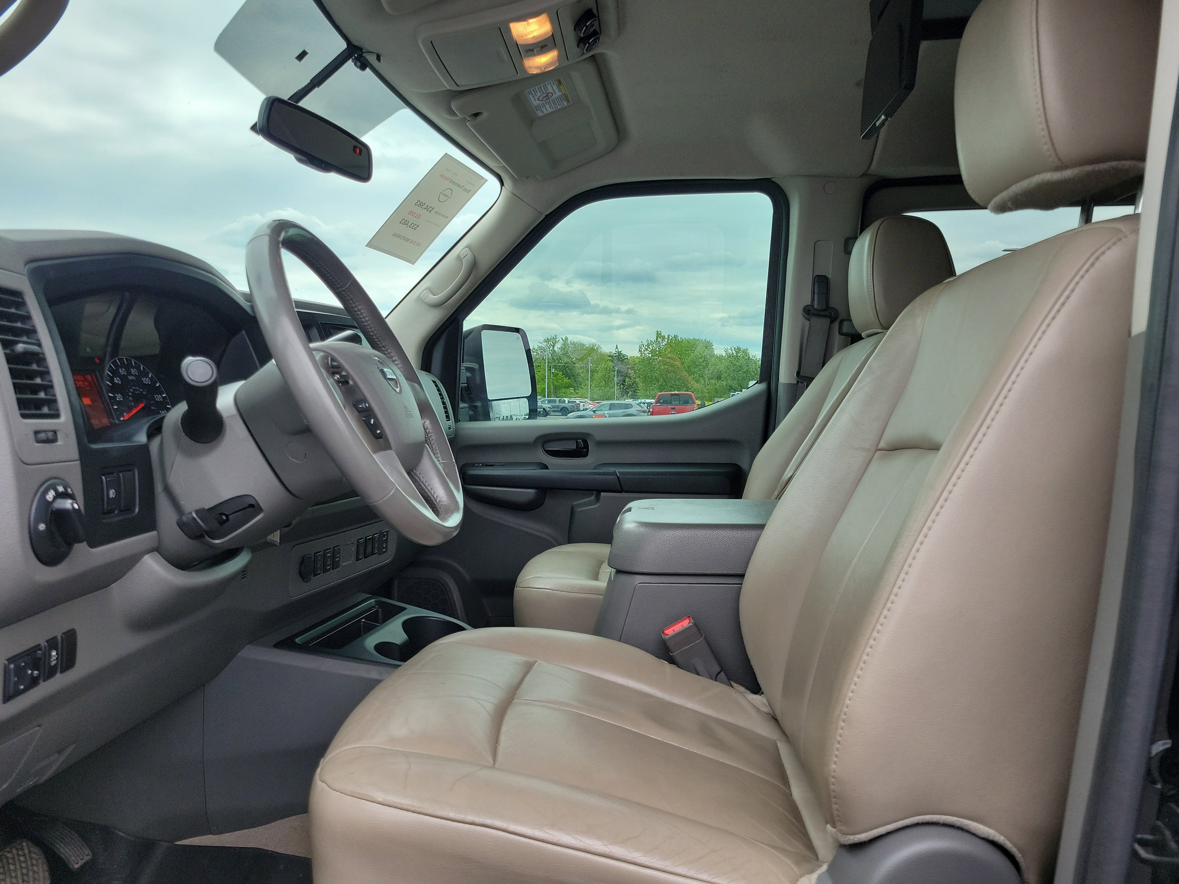 Used 2019 Nissan NV 3500 SL RWD image 14