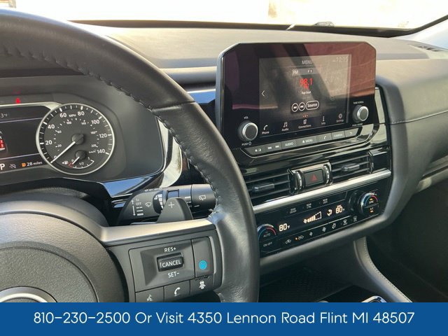 Used 2024 Nissan Pathfinder SV FWD image 24
