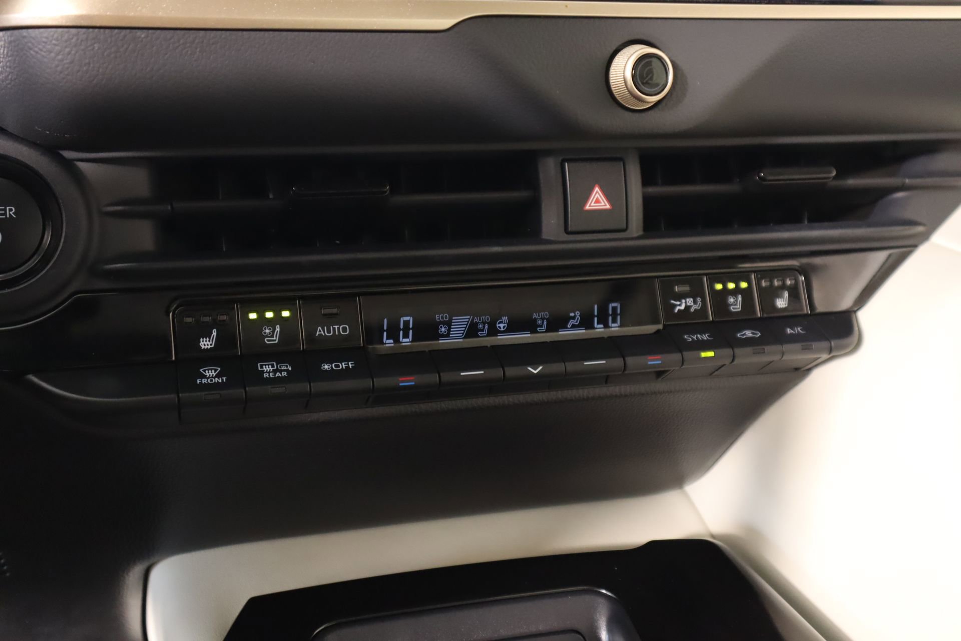 Used 2024 Toyota Crown Limited image 7