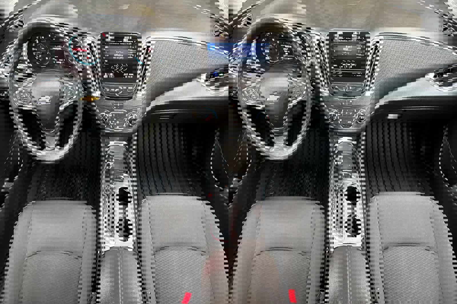 Used 2020 Chevrolet Malibu LT image 3