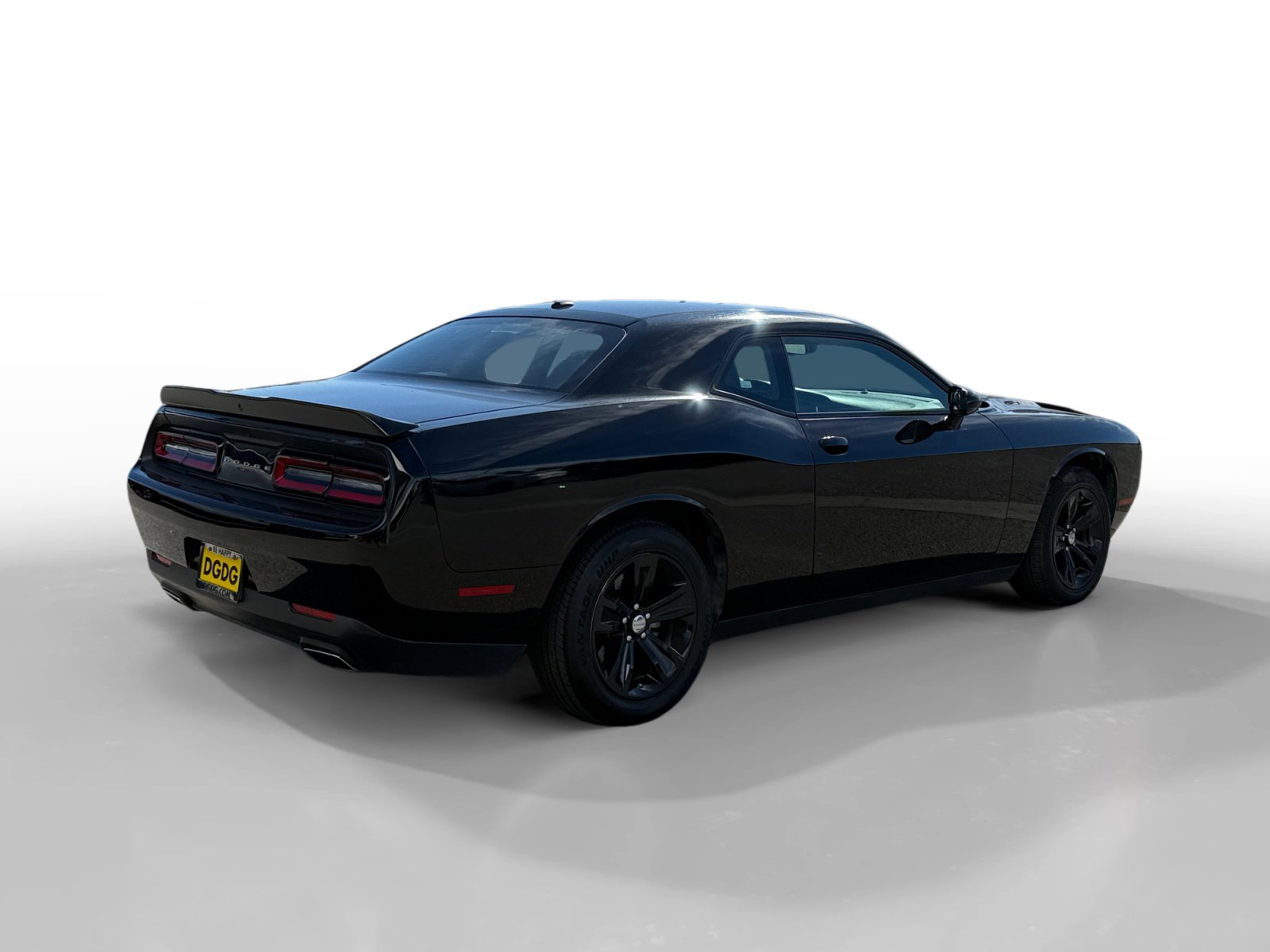 Used 2023 Dodge Challenger SXT image 5
