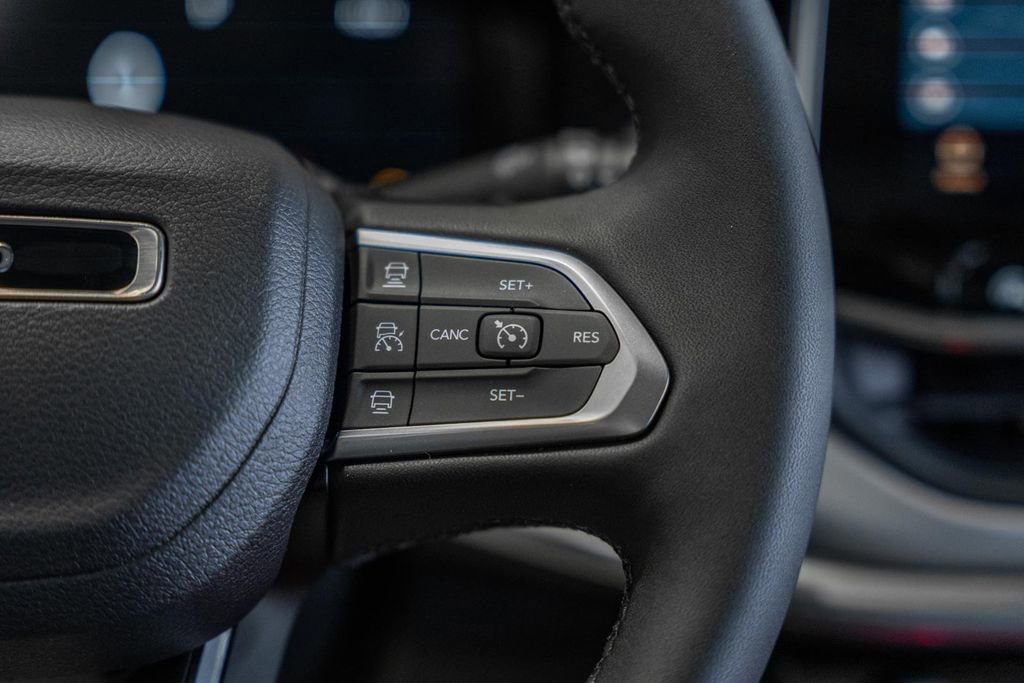 New 2026 Jeep Compass Limited image 30