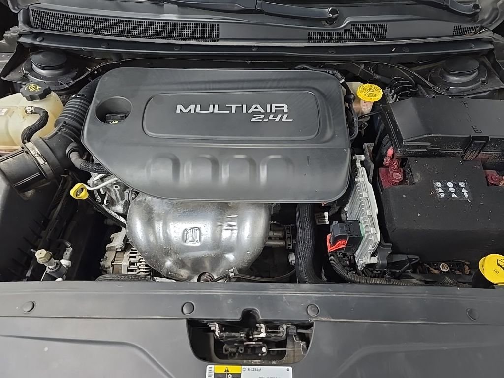 Used 2015 Chrysler 200 Limited w/ Convenience Group image 13