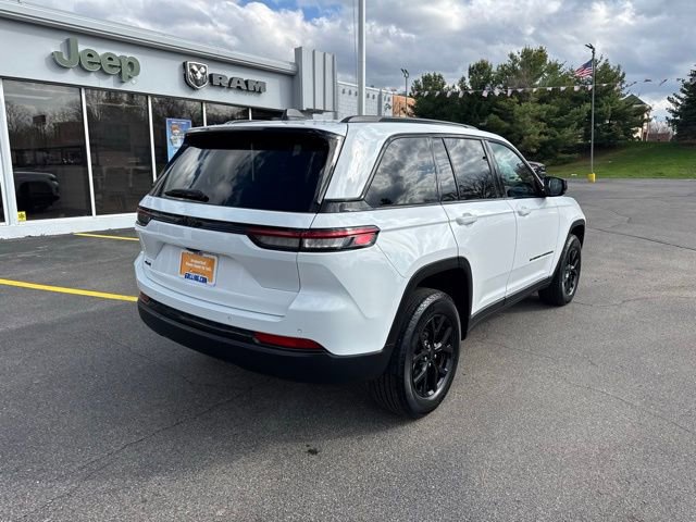 Certified 2024 Jeep Grand Cherokee Altitude image 4