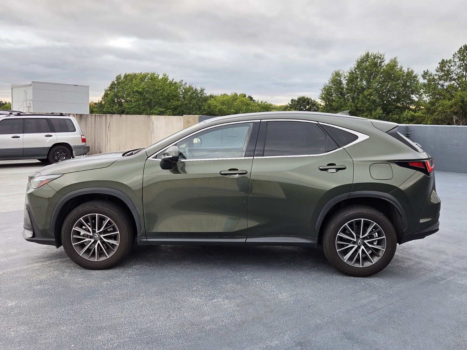 Used 2024 Lexus NX 350 AWD image 2