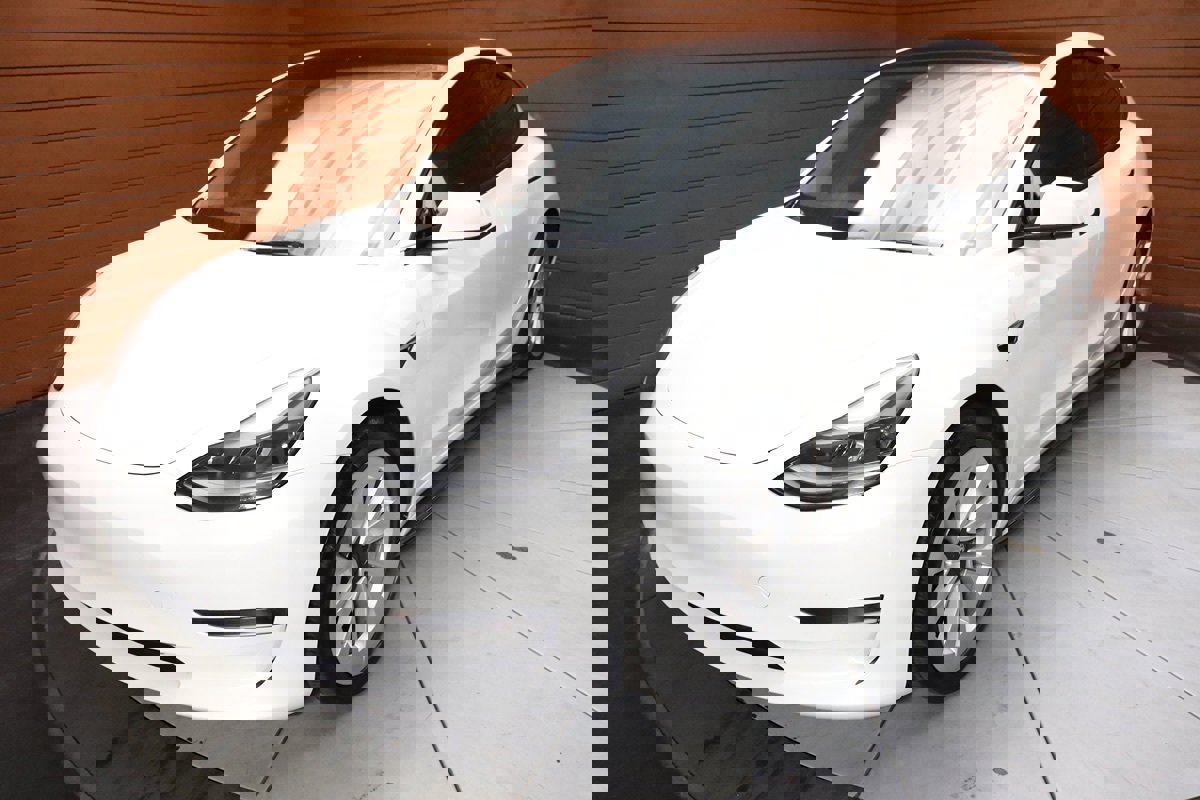 Used 2023 Tesla Model 3 Standard Range image 6