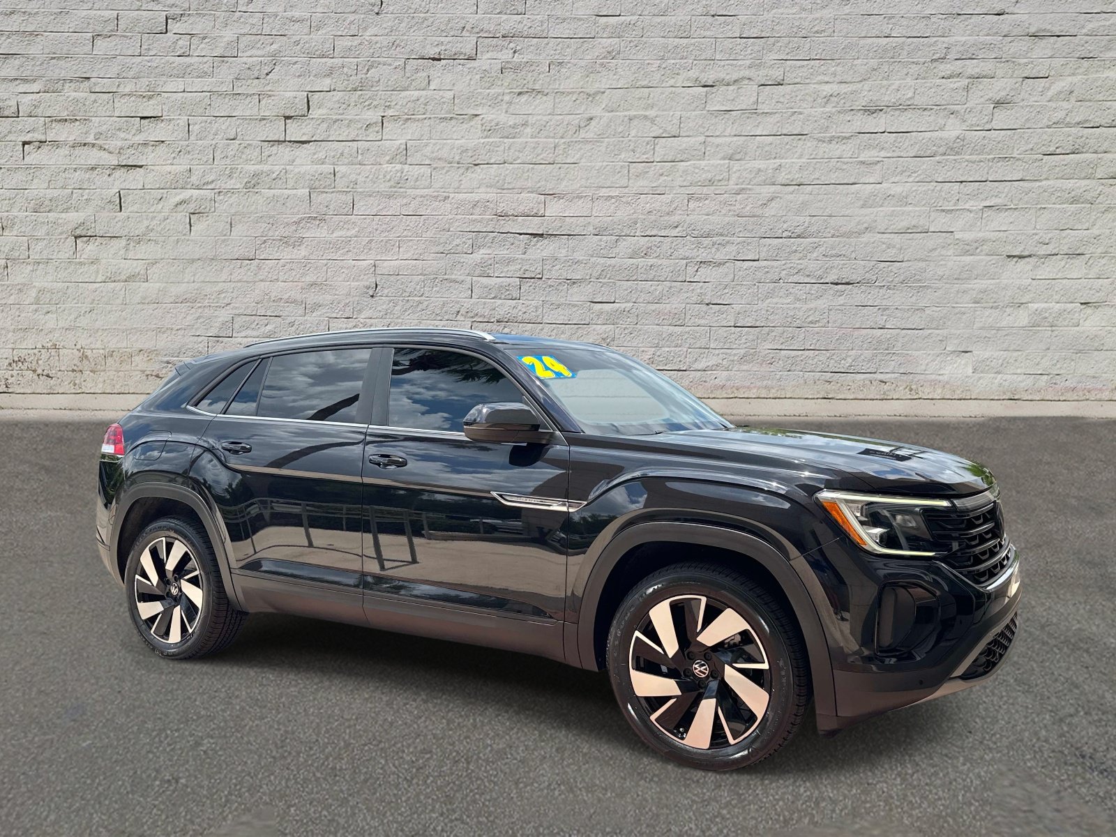 Used 2024 Volkswagen Atlas Cross Sport SE AWD/4WD image 6