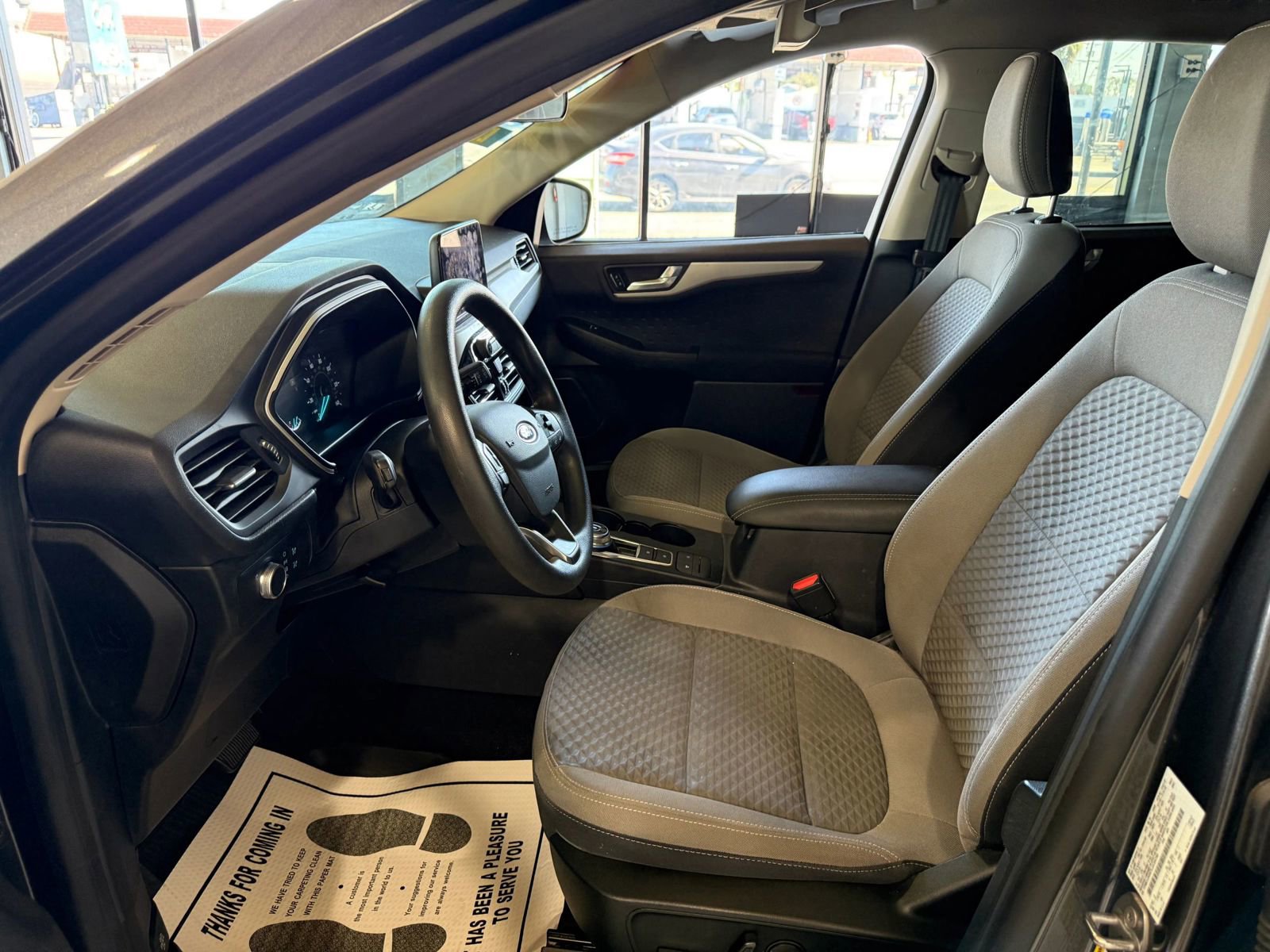 Used 2020 Ford Escape SE image 9