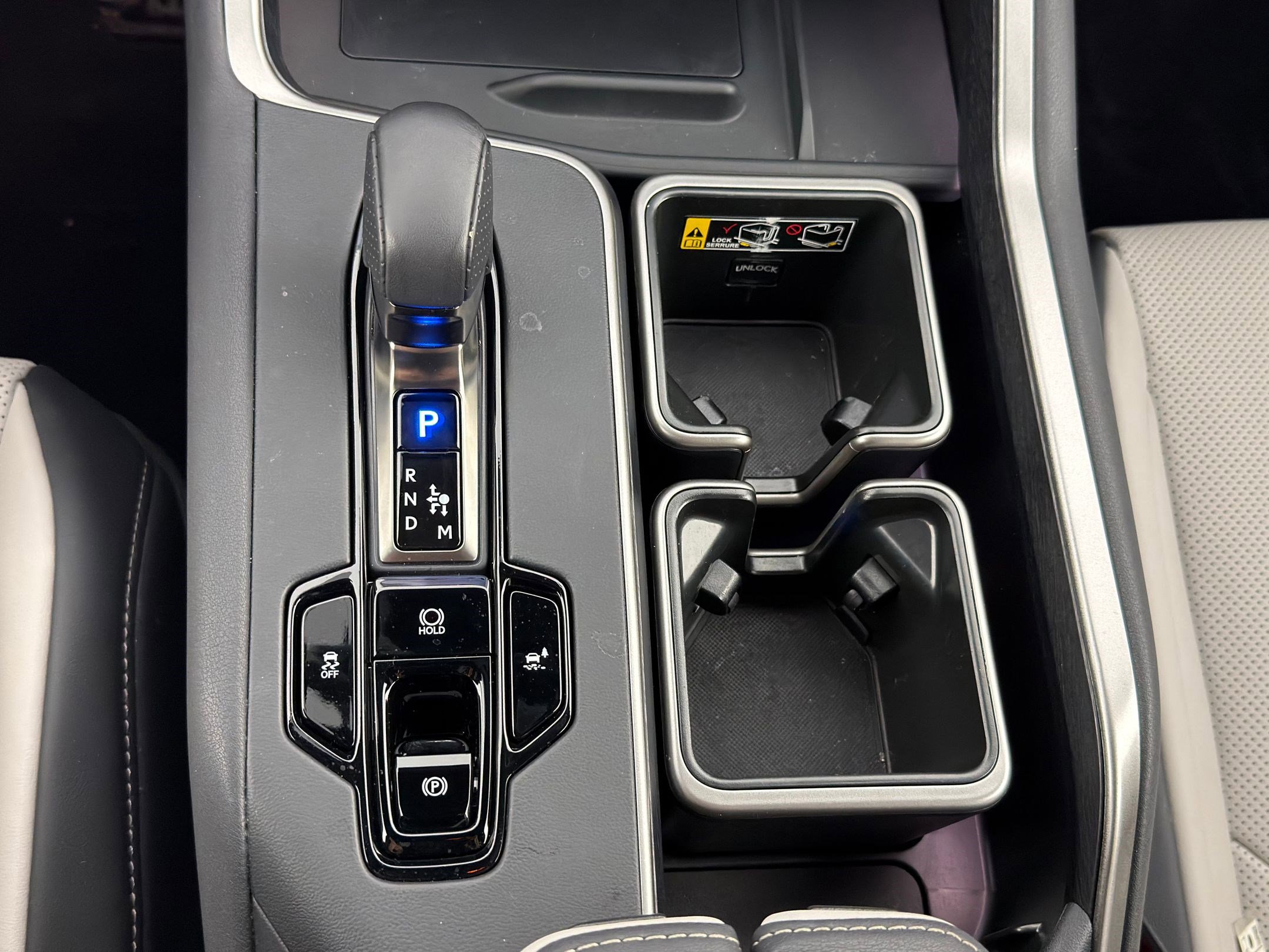 Used 2025 Lexus TX 500h TX 500h F SPORT Premium image 14