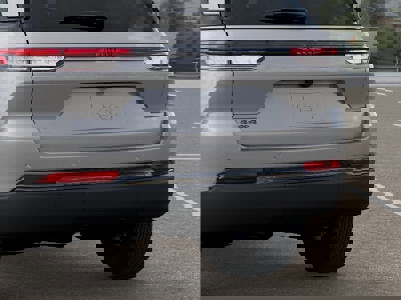 New 2025 Jeep Grand Cherokee Altitude image 13