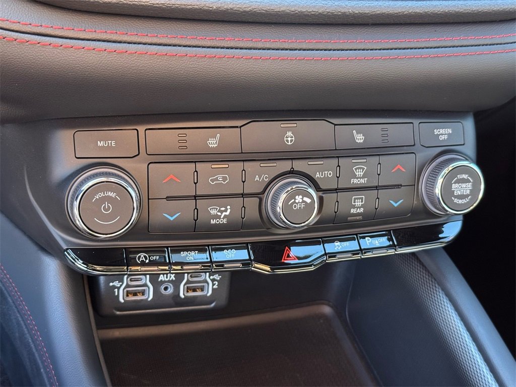 Used 2024 Dodge Durango GT image 29