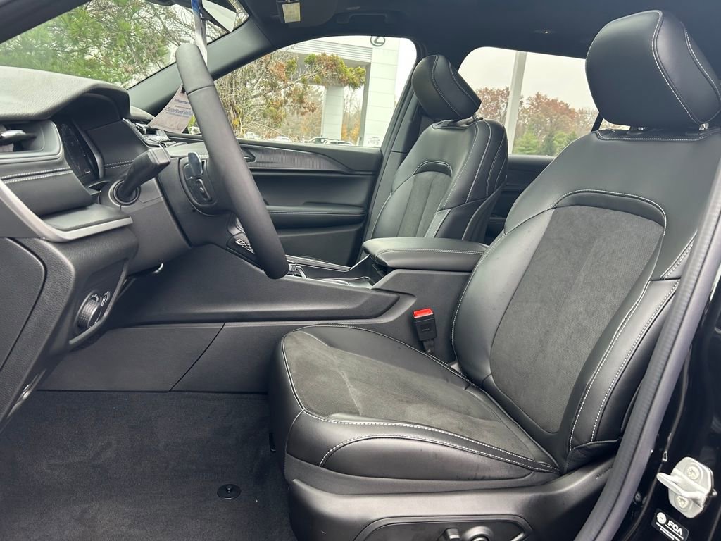 New 2025 Jeep Grand Cherokee L Altitude image 22