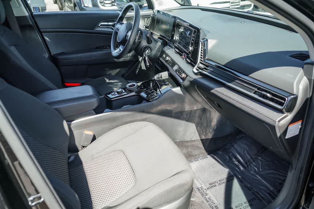 Certified 2025 Kia Sportage LX FWD image 15